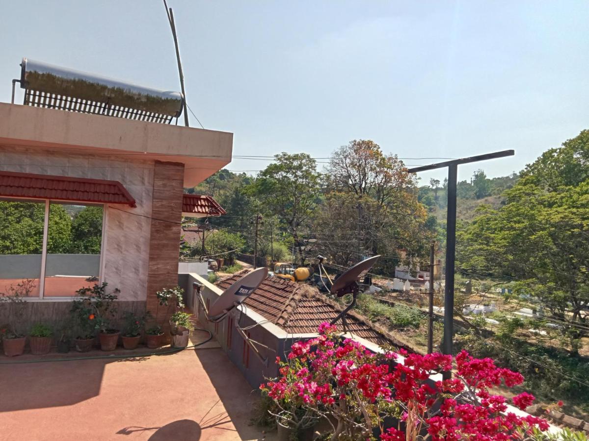 Krupa Homestay Madikeri Eksteriør billede